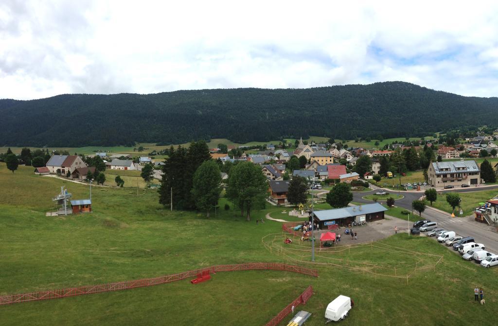 Hotel La Tapia Autrans-Meaudre-en-Vercors Exteriör bild